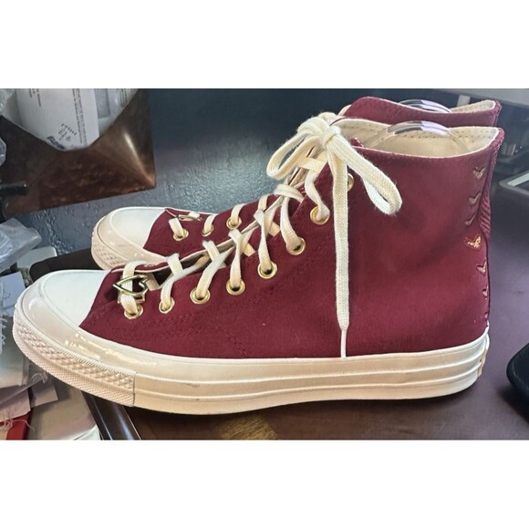 Size 11 - Converse Chuck Taylor All Star High Embroidered Hearts - Cherry... - Picture 6 of 11